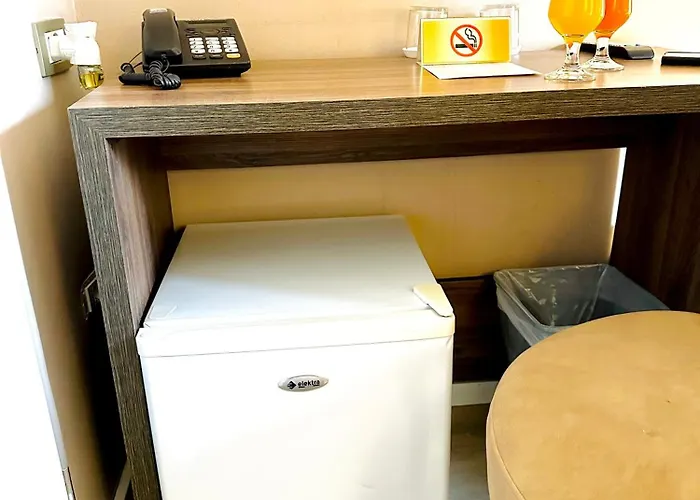 Hermes T Отель Тирана