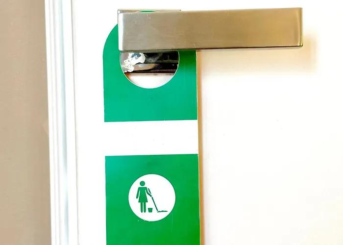 Hermes T Тирана